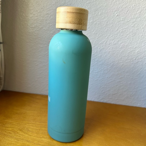 Disney’s Polynesian Villas DVC Water Bottle - Island Tower - Picture 3 of 5